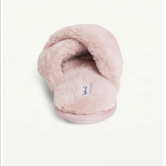 Splendid Pink Fuzzy Slippers NWT - Picture 2 of 5